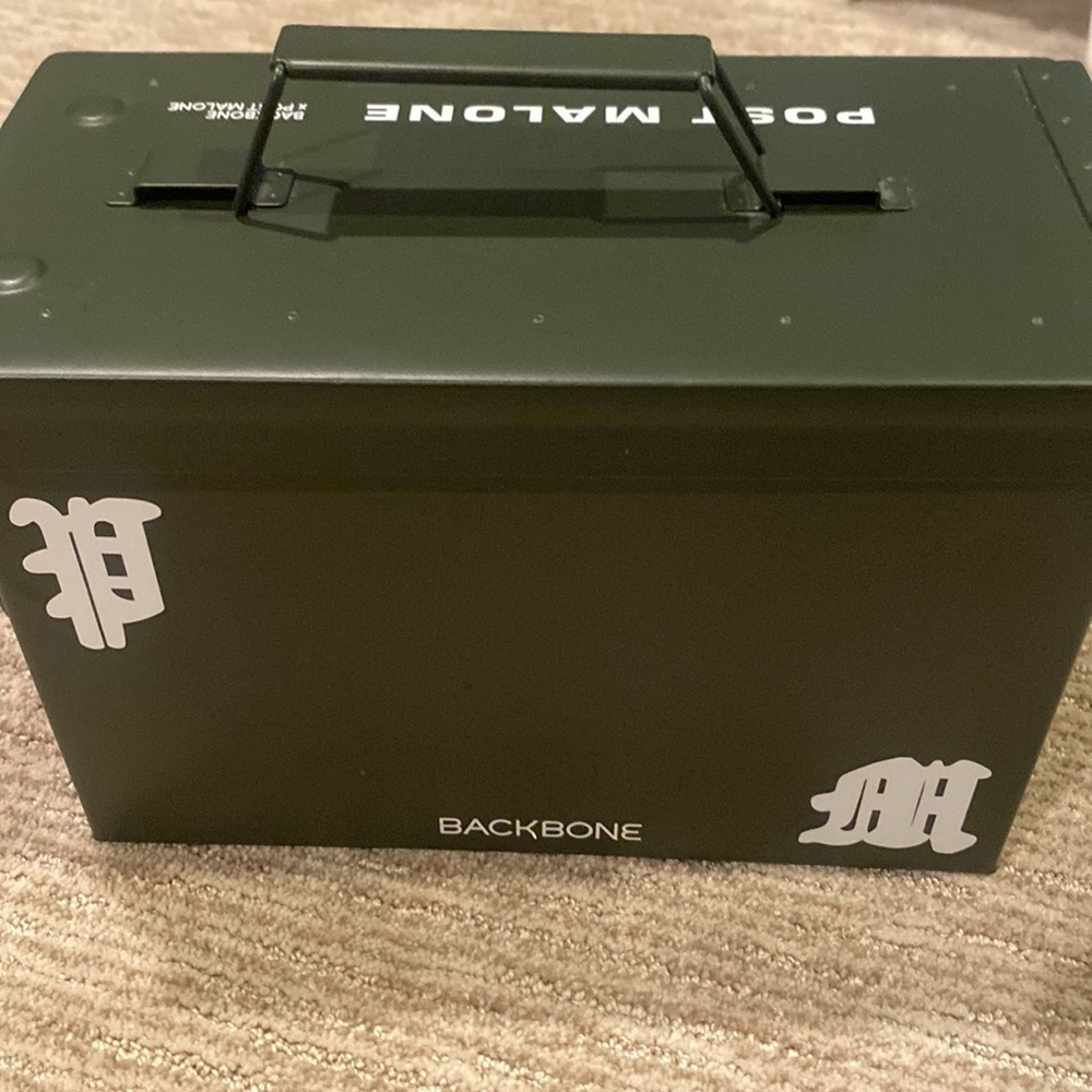 Backbone One - Post Malone Limited Edition - Picture 8 of 9